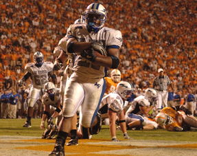 开云体育登录入口-中国足球国家队伤病恢复管理体系全面完善,国家队受伤俱乐部治疗