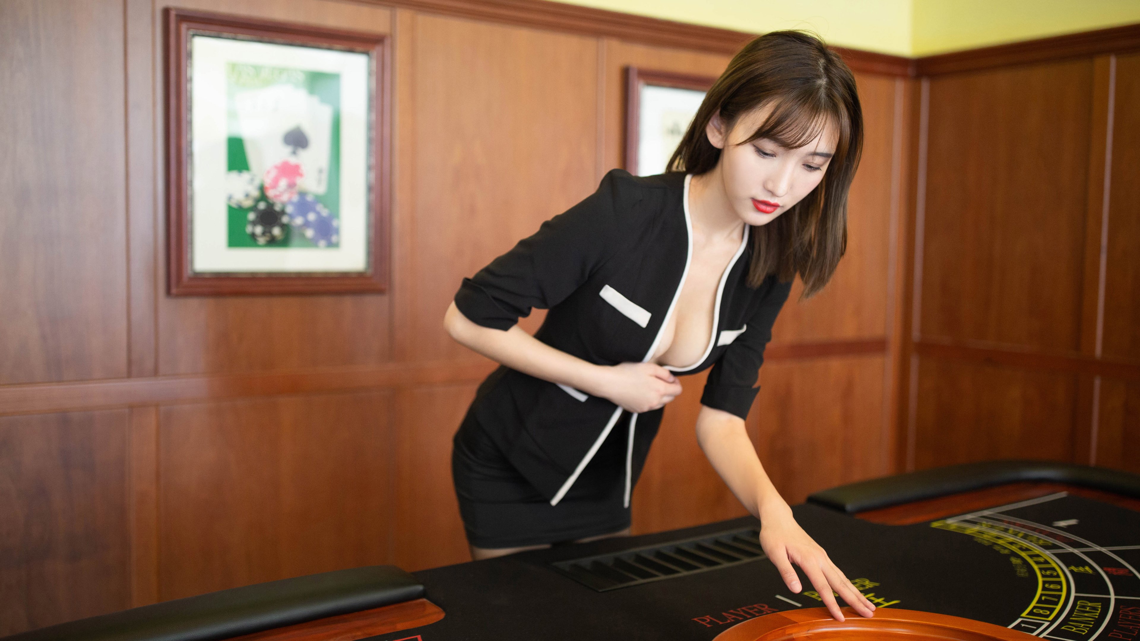 开运体育电脑版-德甲冠军争夺:关键战役一触即发,德甲冠军球队